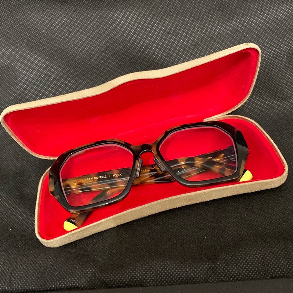 Etnia Barcelona Mambo framed eyewear with case